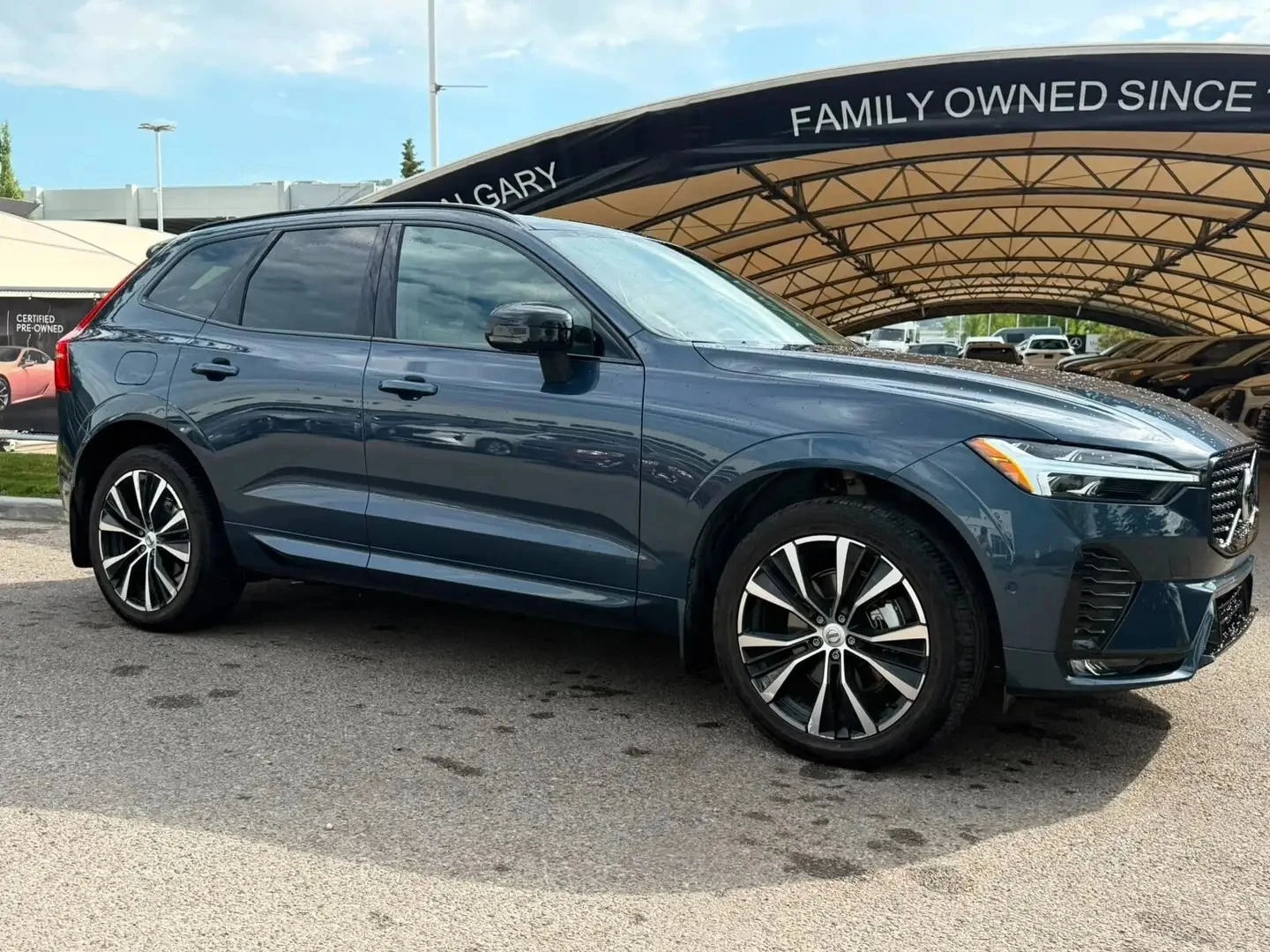 Volvo XC60 B5 PLUS ЦЕНА ДО БЪЛГАРИЯ АВТОКРЕДИТ, снимка 2 - Автомобили и джипове - 55950159