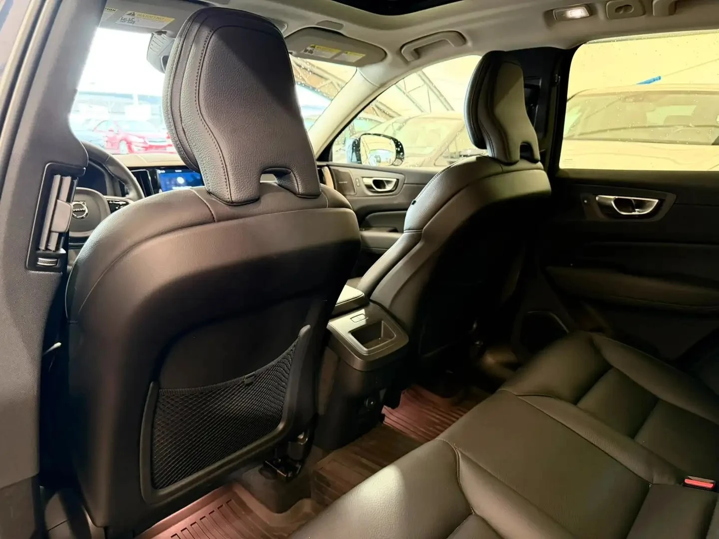 Volvo XC60 B5 PLUS ЦЕНА ДО БЪЛГАРИЯ АВТОКРЕДИТ, снимка 15 - Автомобили и джипове - 55950159