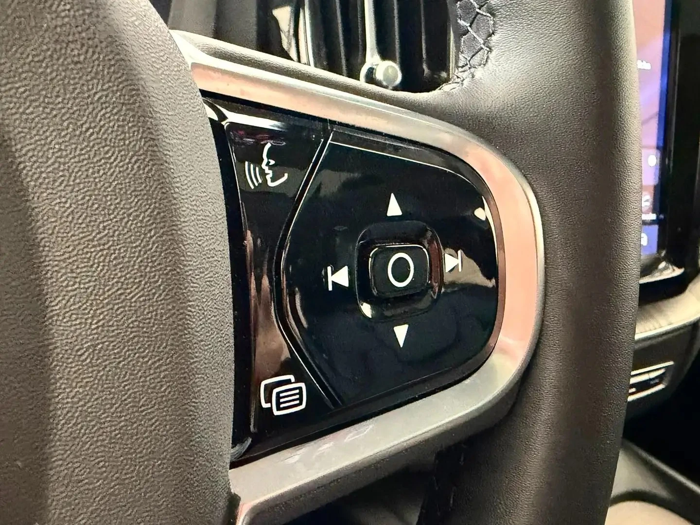 Volvo XC60 B5 PLUS ЦЕНА ДО БЪЛГАРИЯ АВТОКРЕДИТ, снимка 11 - Автомобили и джипове - 55950159