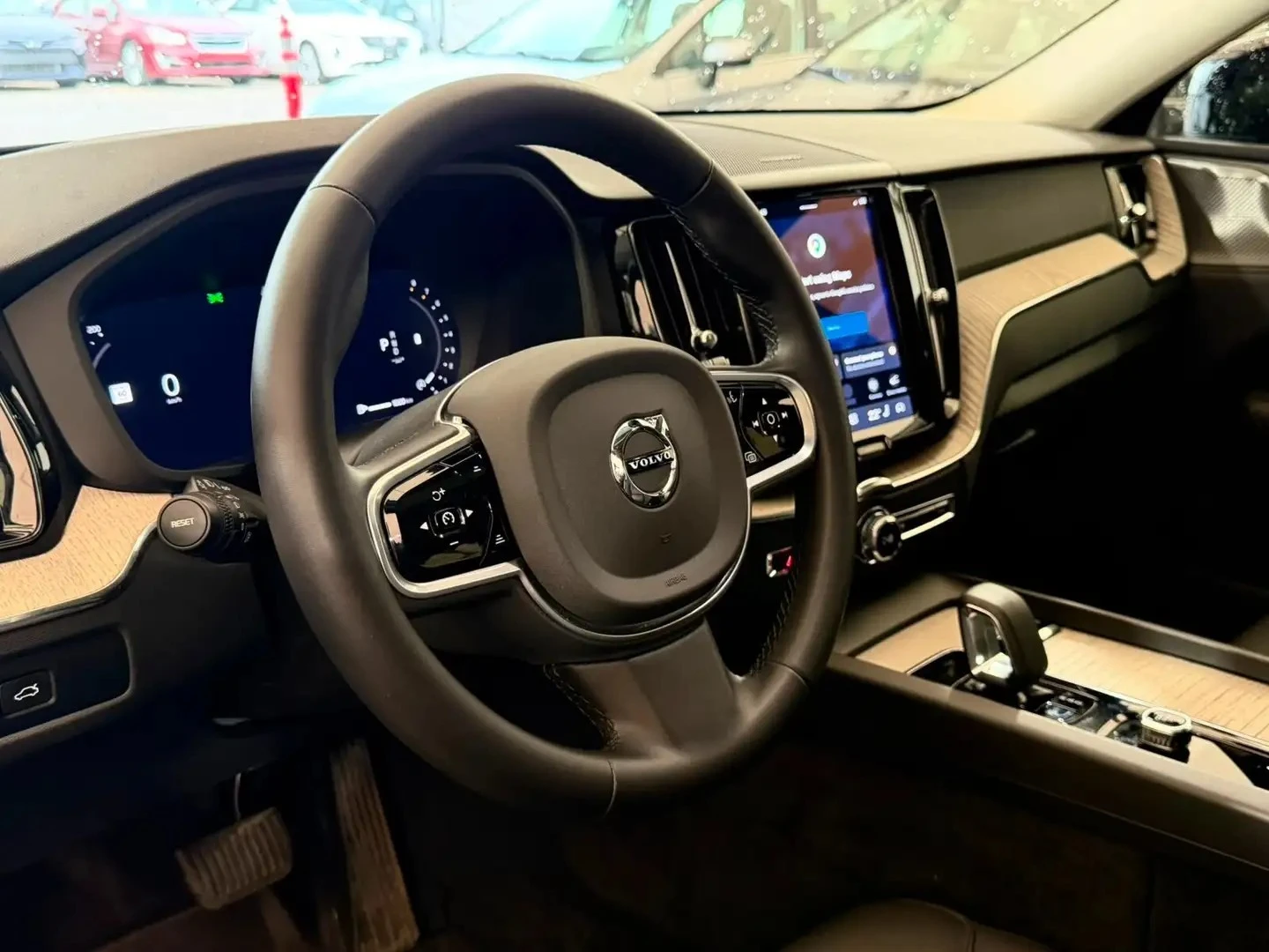 Volvo XC60 B5 PLUS ЦЕНА ДО БЪЛГАРИЯ АВТОКРЕДИТ, снимка 5 - Автомобили и джипове - 55950159