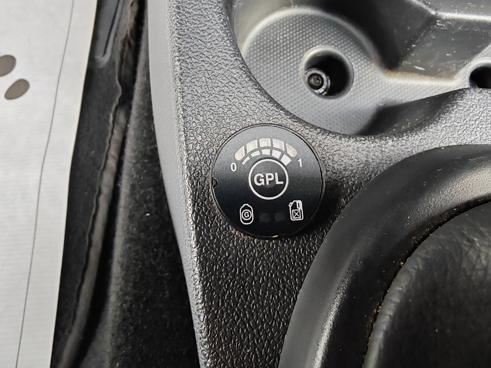Dacia Duster 1.6-ГАЗ-НАВИ-КАМЕРА, снимка 15 - Автомобили и джипове - 56655780