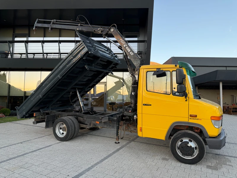 Mercedes-Benz Vario 815d Самосвал + кран Hiab 035-2 3.70м., снимка 2 - Бусове и автобуси - 48693535
