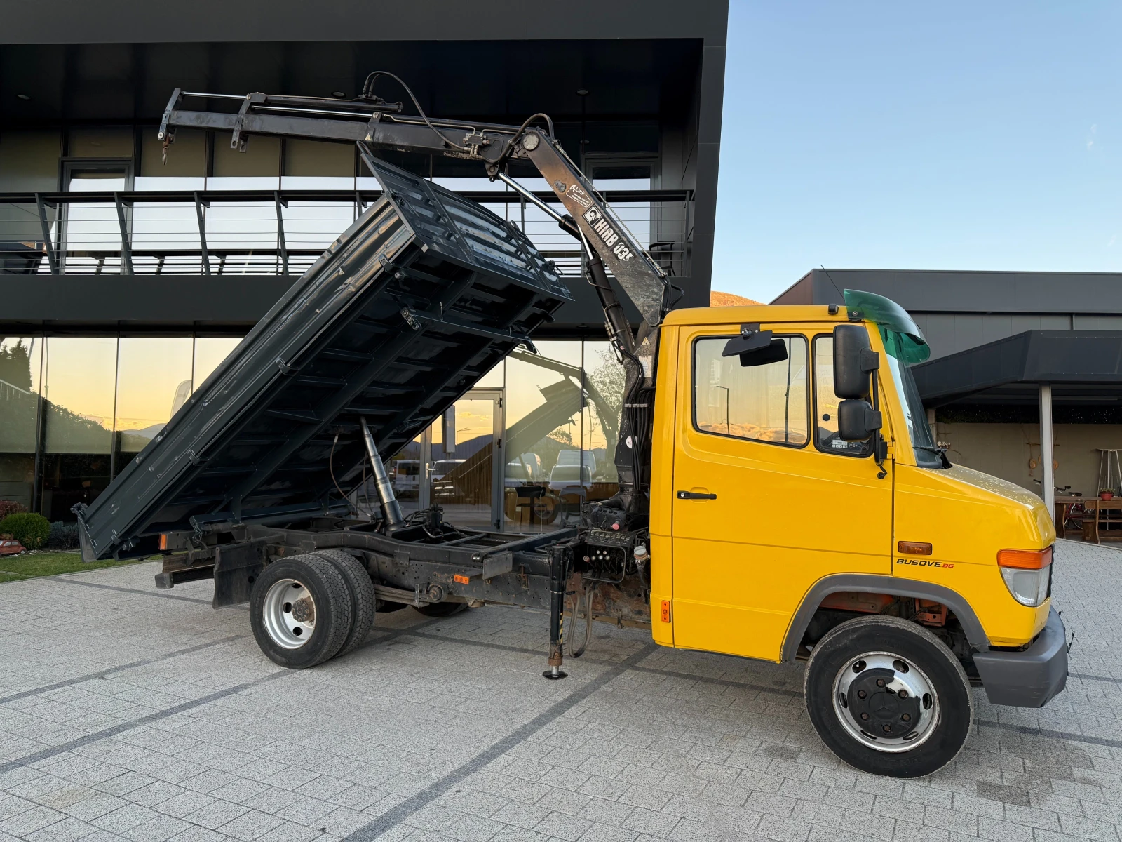 Mercedes-Benz Vario 815d Самосвал + кран Hiab 035-2 3.70м. - изображение 2