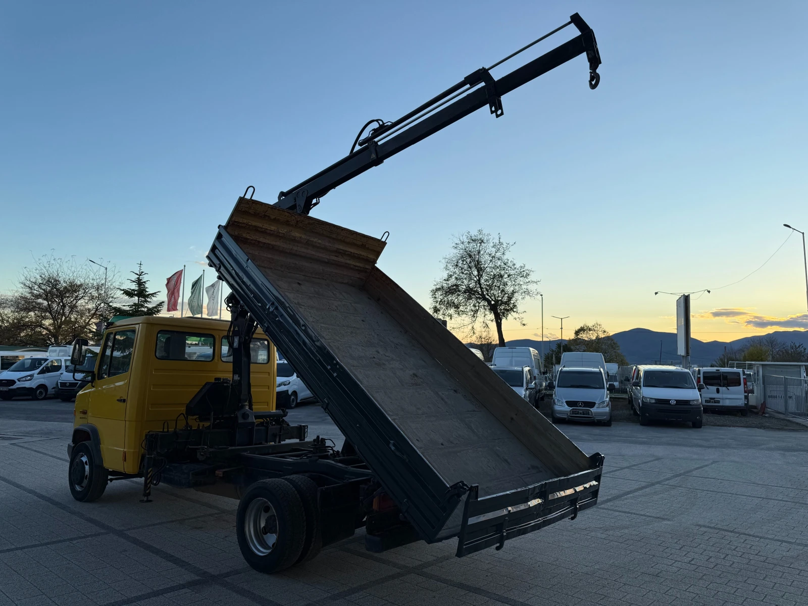 Mercedes-Benz Vario 815d Самосвал + кран Hiab 035-2 3.70м. - изображение 7