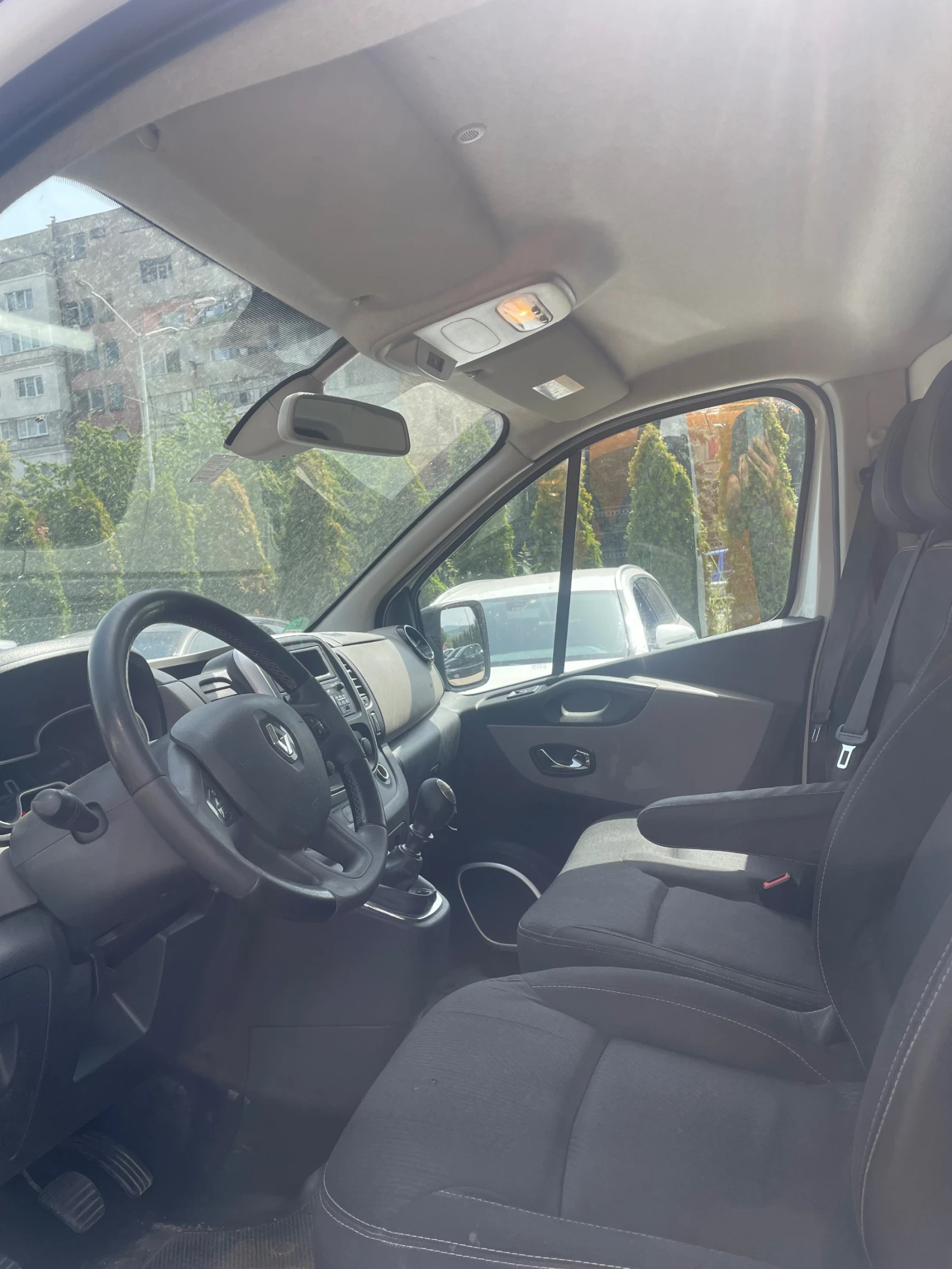 Renault Trafic, снимка 9 - Бусове и автобуси - 55853287