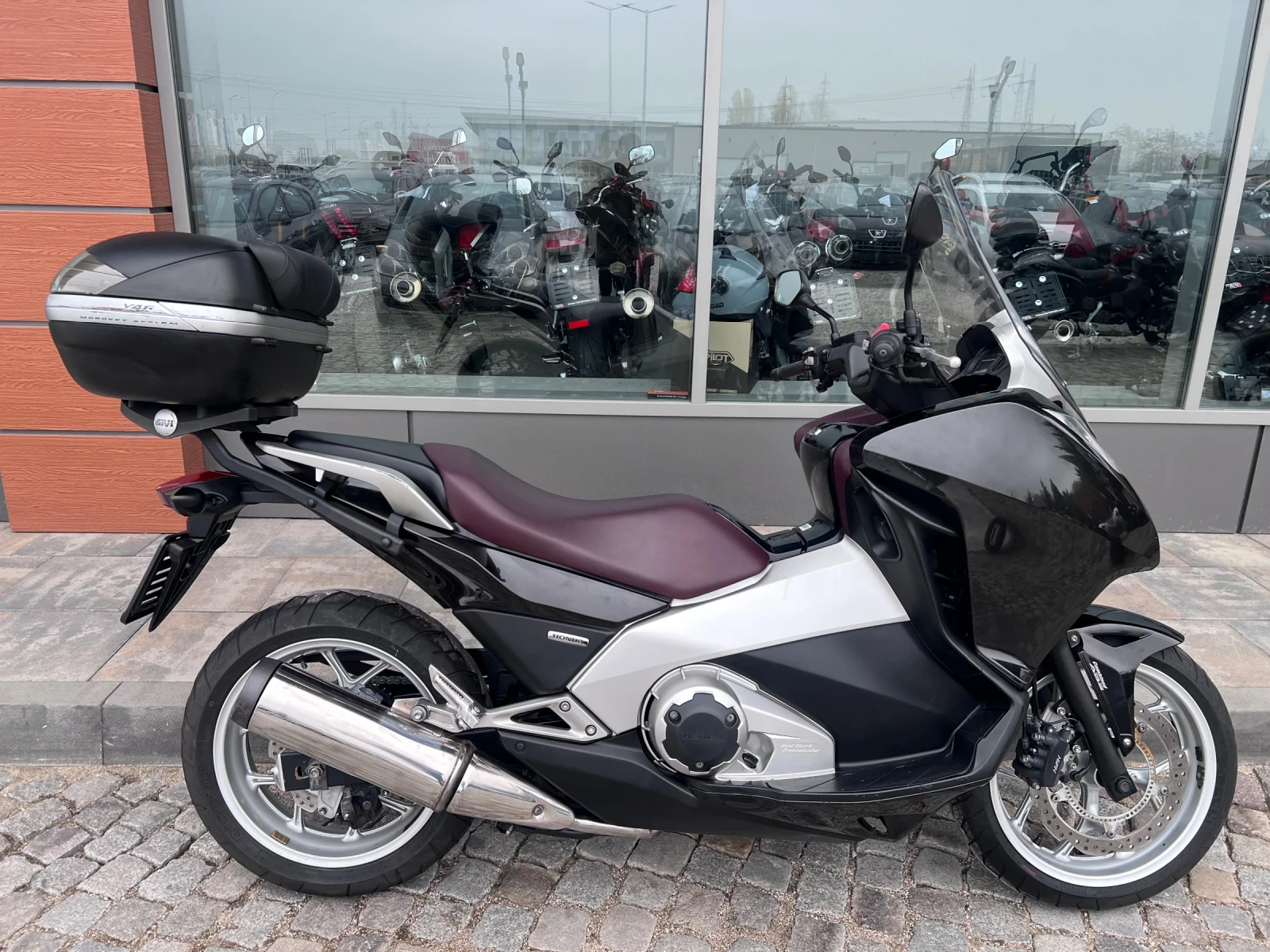 Honda Integra 700D, снимка 1