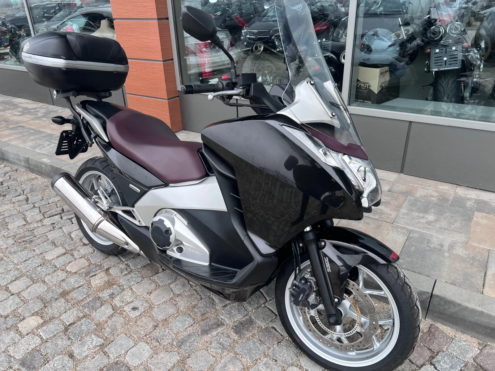 Honda Integra 700D - изображение 2