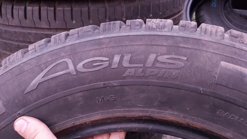 Гуми Зимни 225/65R16, снимка 5 - Гуми и джанти - 27521598