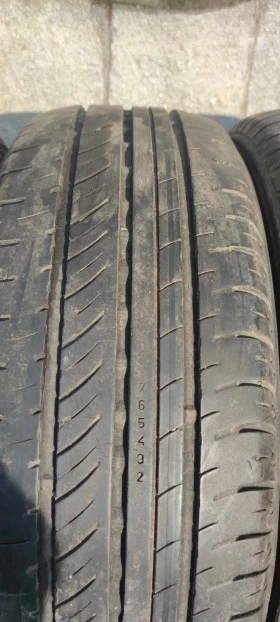 Гуми Летни 215/60R17, снимка 4 - Гуми и джанти - 47384916