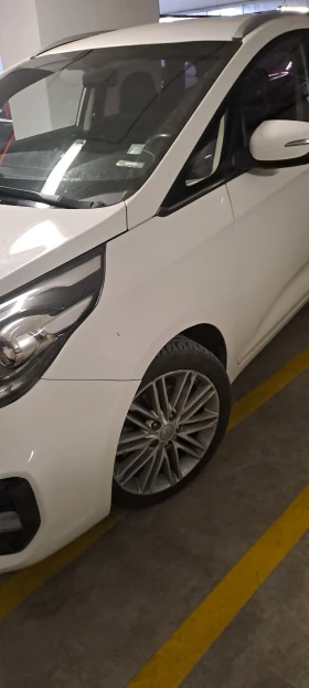 Kia Carens, снимка 2