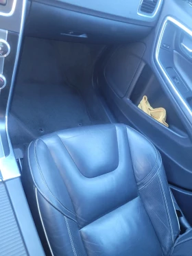 Volvo V60 2.4 D6 Twin Engine (288 кс) Plug-in Hybrid AWD , снимка 11
