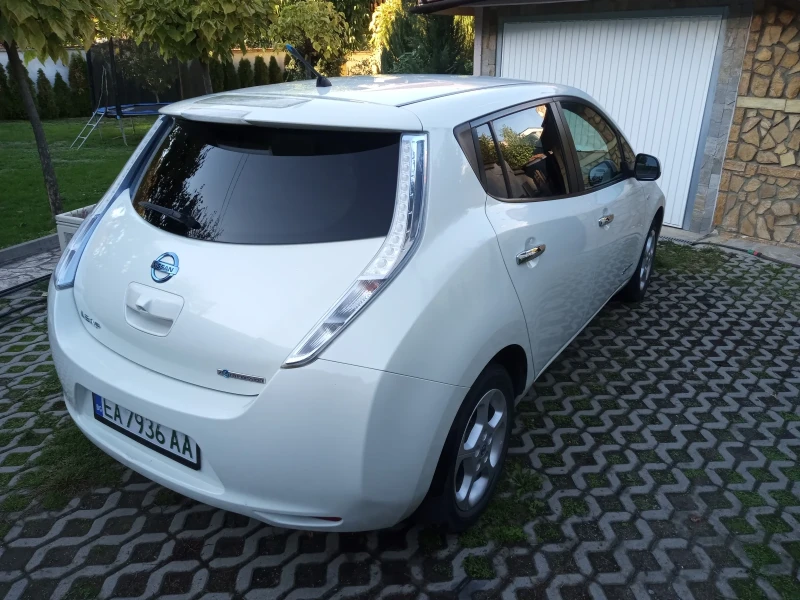 Nissan Leaf , снимка 3 - Автомобили и джипове - 47639956