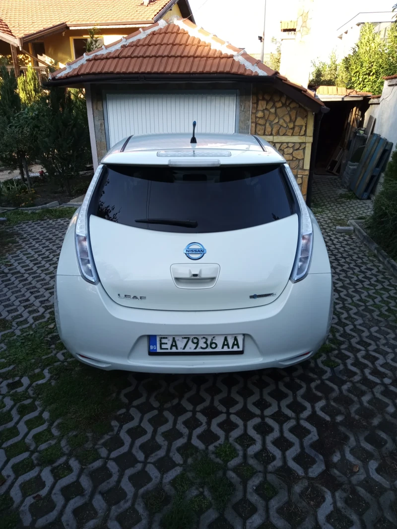 Nissan Leaf , снимка 4 - Автомобили и джипове - 47639956