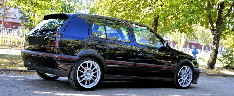 VW Golf 20 jahre GTI ABF, снимка 2 - Автомобили и джипове - 47774031