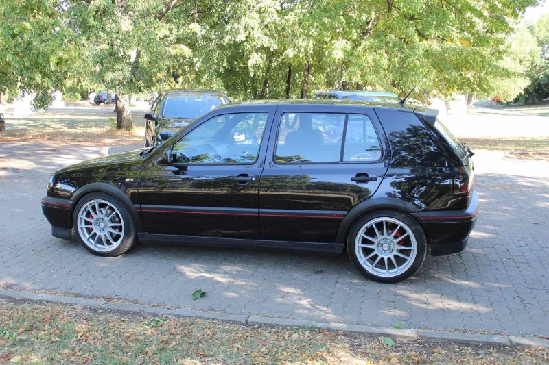 VW Golf 20 jahre GTI ABF, снимка 3 - Автомобили и джипове - 47774031