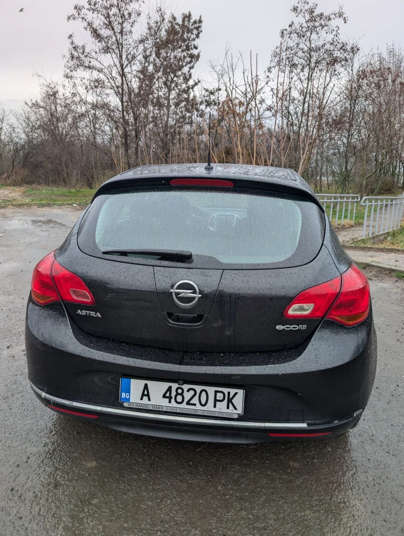 Opel Astra J 1.4, снимка 2 - Автомобили и джипове - 48466719