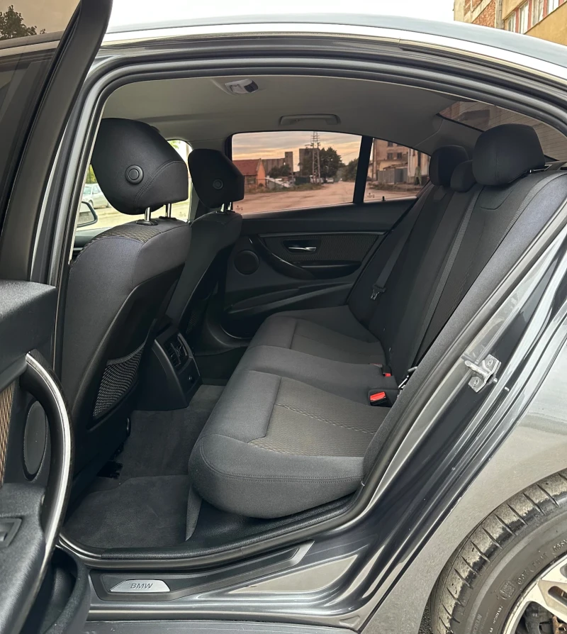 BMW 320 Luxury / Italy , снимка 9 - Автомобили и джипове - 52448223