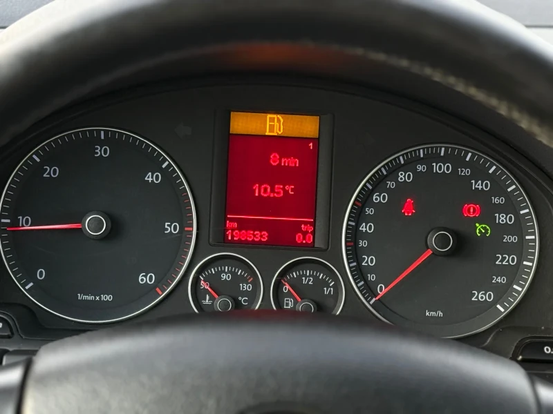 VW Golf 2.0TDI* Klimatronik* Tempomat , снимка 14 - Автомобили и джипове - 52852233