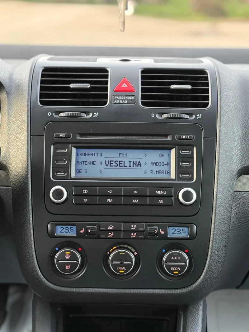 VW Golf 2.0TDI* Klimatronik* Tempomat , снимка 13 - Автомобили и джипове - 52852233