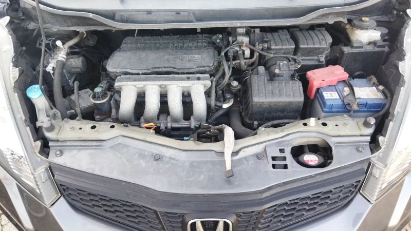 Honda Jazz 1.4i facelift Швейцария, снимка 15 - Автомобили и джипове - 52857710