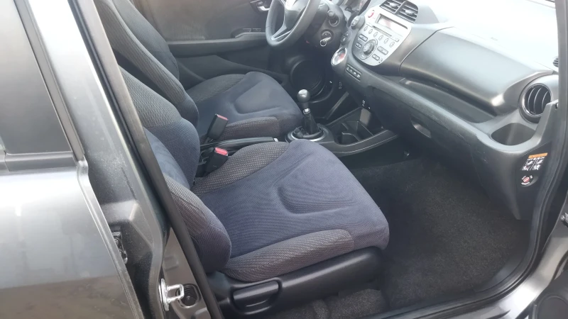 Honda Jazz 1.4i facelift Швейцария, снимка 11 - Автомобили и джипове - 52857710