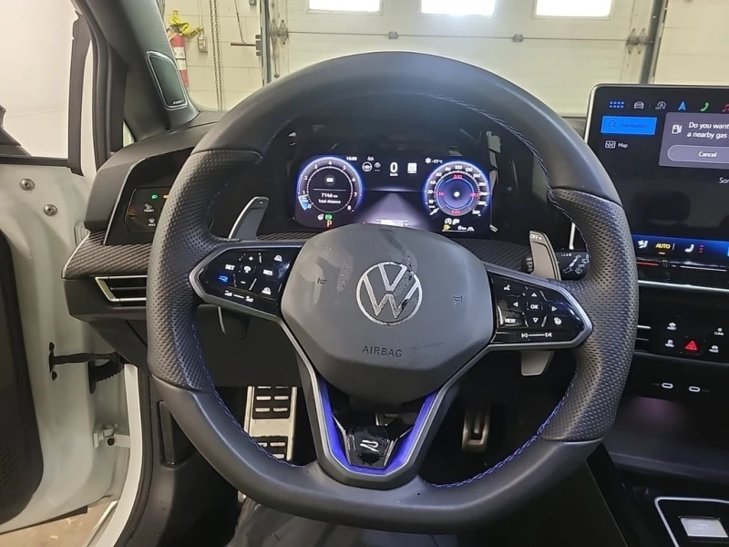 VW Golf * R BLACK EDITION* CARFAX * БЕЗ ПЪРВОНАЧАЛНА ВНОСК, снимка 11 - Автомобили и джипове - 52972925