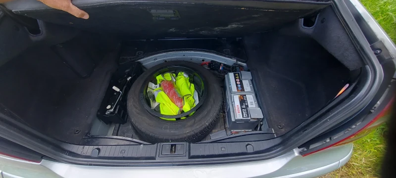 Mercedes-Benz E 270, снимка 3 - Автомобили и джипове - 53044677