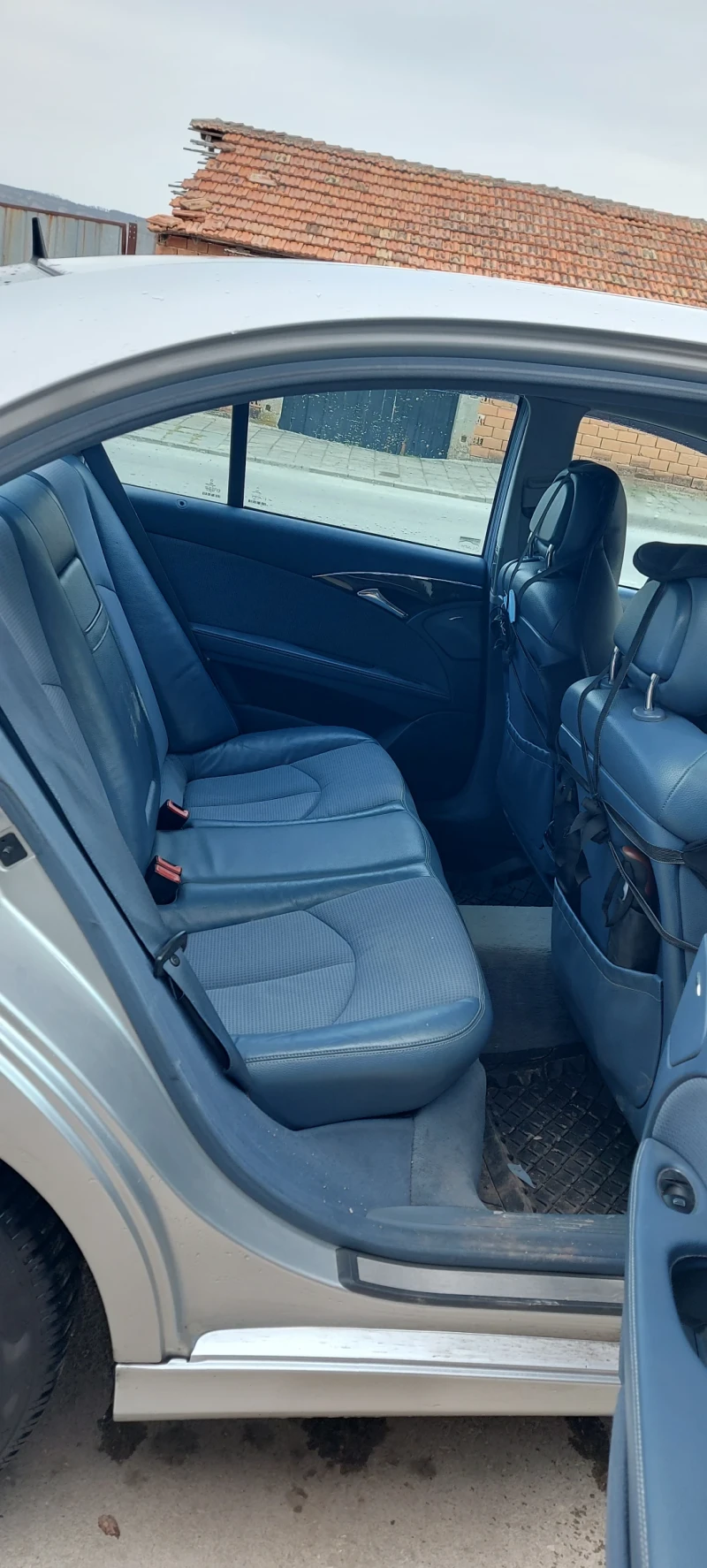 Mercedes-Benz E 270, снимка 16 - Автомобили и джипове - 53044677