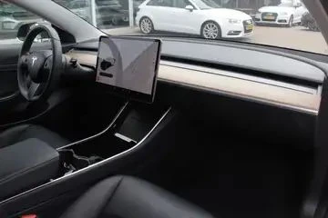 Tesla Model 3 Long Range AWD 75kW, снимка 14 - Автомобили и джипове - 55796762