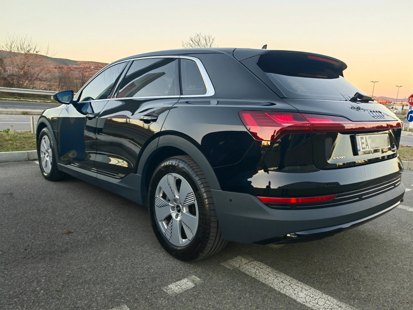 Audi E-Tron 50 Quattro - изображение 5