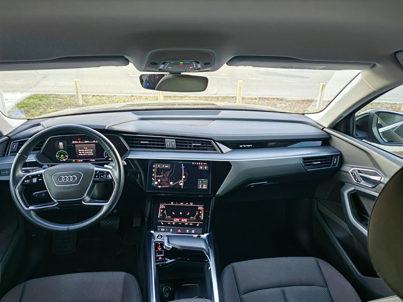 Audi E-Tron 50 Quattro - изображение 10