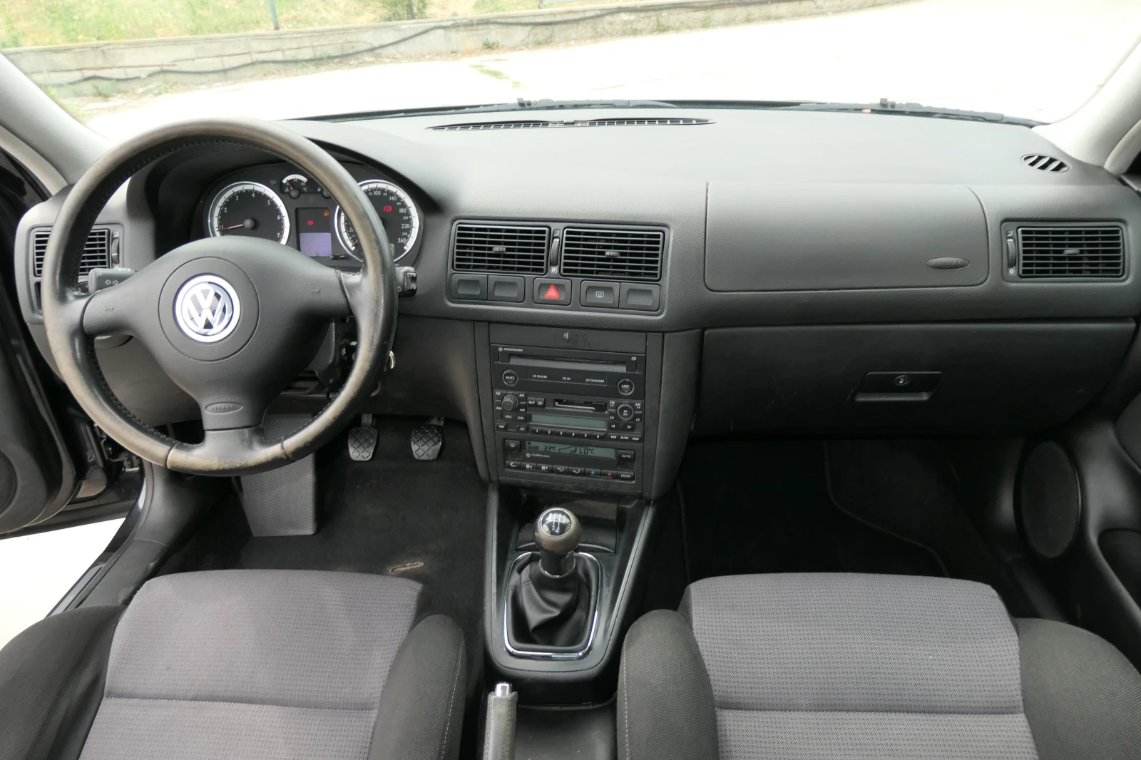 VW Golf 1.6i 105кс HIGHLINE EUR-4КЛИМАТРОНИК CD CHANGER  - изображение 8