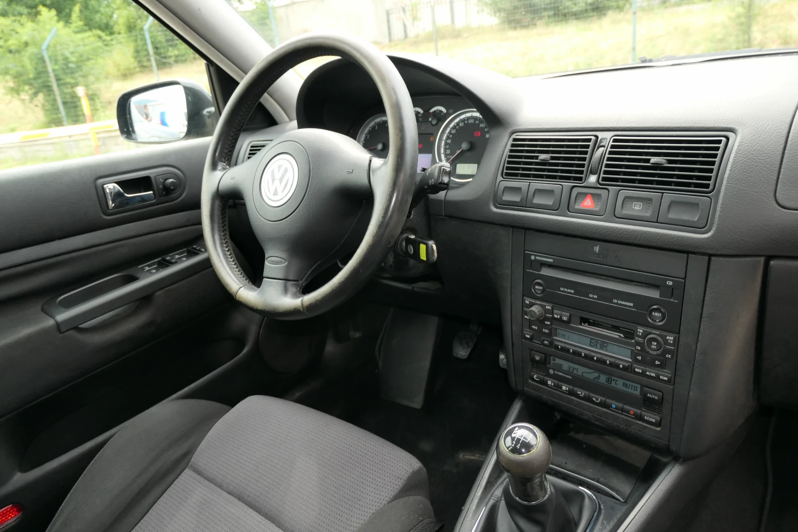 VW Golf 1.6i 105кс HIGHLINE EUR-4КЛИМАТРОНИК CD CHANGER  - изображение 9