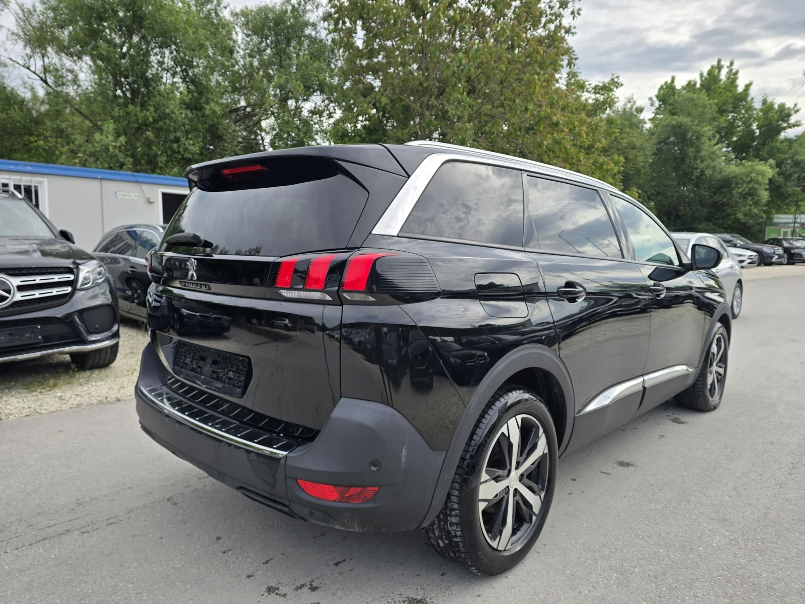 Peugeot 5008 1.5HDI 130к.с Топ състояние  - изображение 3