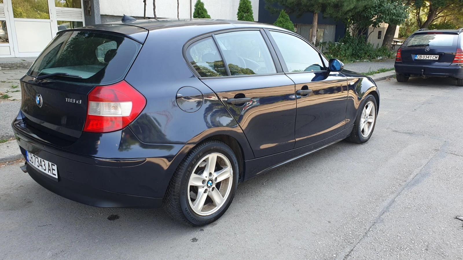 BMW 118 2.0D 122кс 6ск - изображение 6