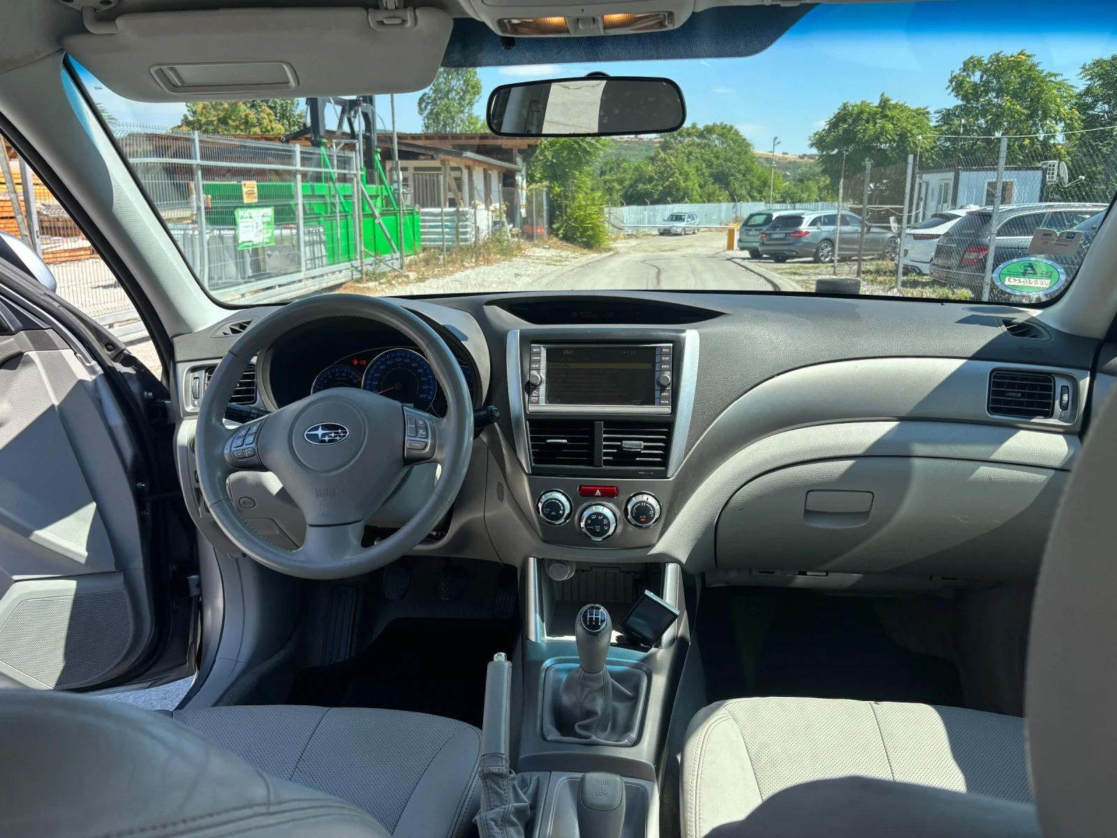 Subaru Forester 2.0i КОЖА ПАНОРАМА + ГАЗОВ ИНЖЕКЦИОН - изображение 10