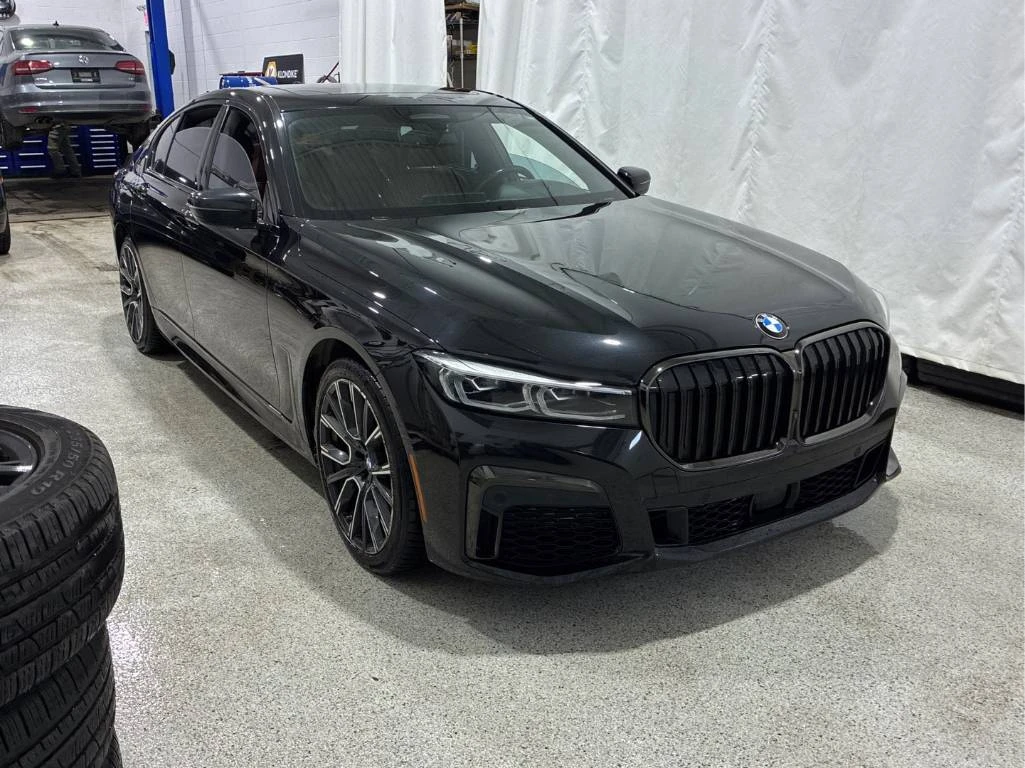 BMW 750 CARFAX* INDIVIDUAL* M-PACK* DISTRONIC* DIGITAL KEY - изображение 2