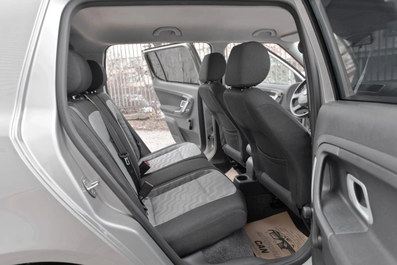 Skoda Fabia 1.2 70К.С EURO4 - изображение 10