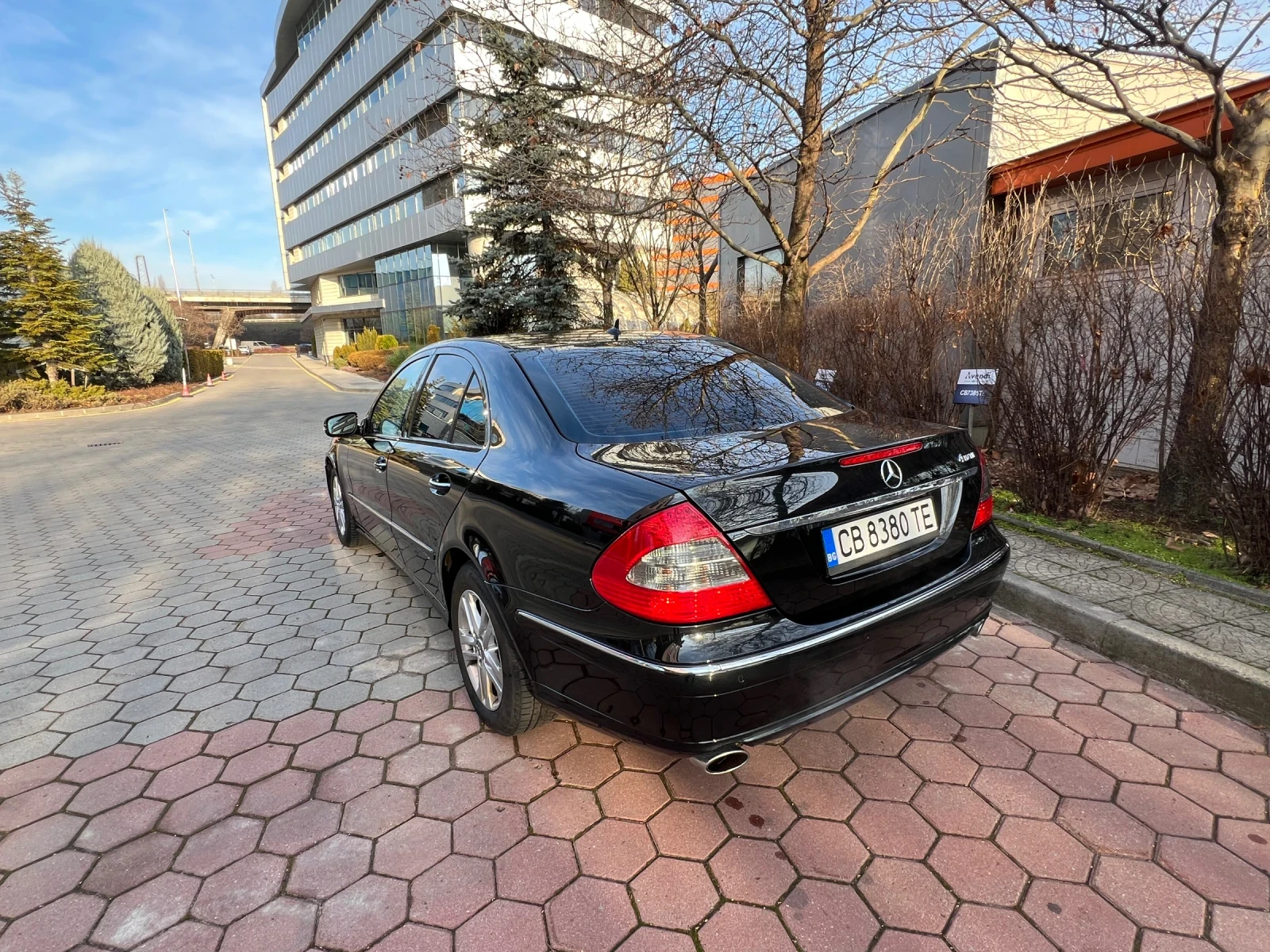 Mercedes-Benz E 280 Avantgarde, снимка 5 - Автомобили и джипове - 53762634