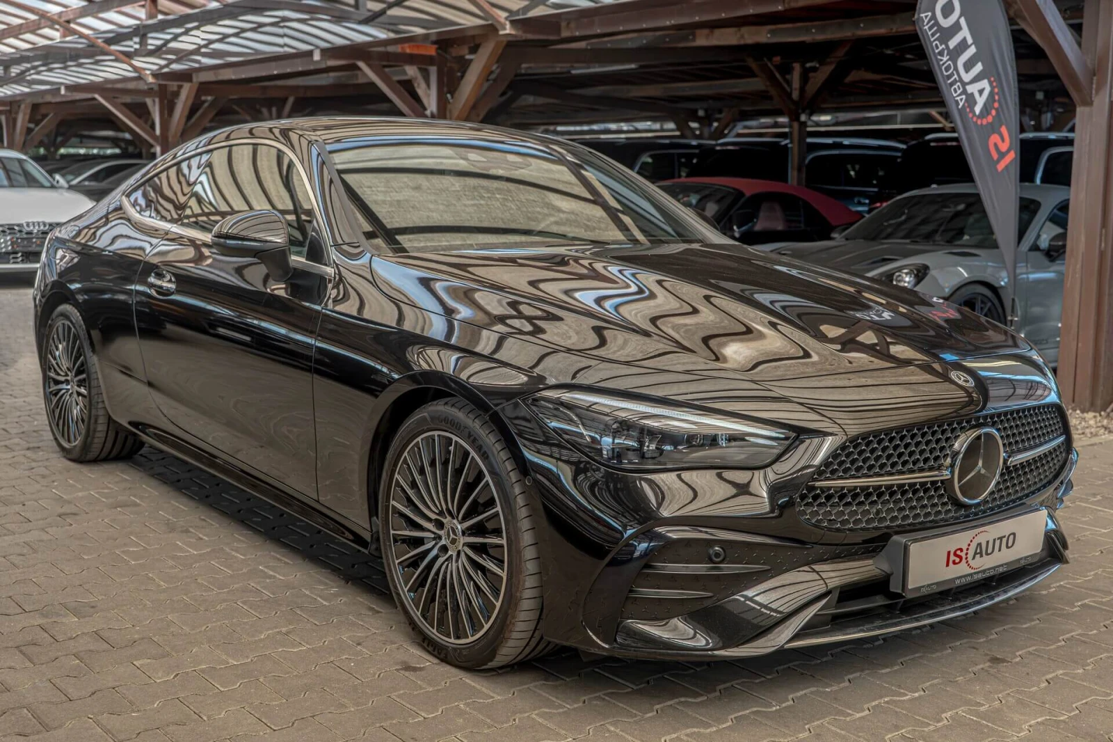 Mercedes-Benz CLE 200/AMG/Advanced plus/Камера/Digital Light/MBUX, снимка 2 - Автомобили и джипове - 53841425