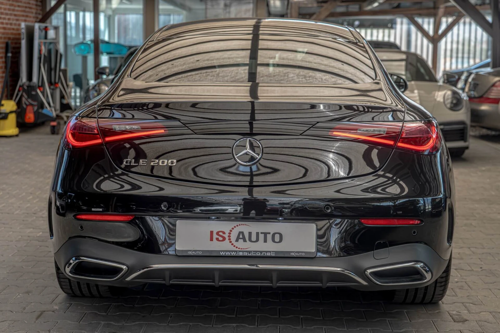 Mercedes-Benz CLE 200/AMG/Advanced plus/Камера/Digital Light/MBUX, снимка 4 - Автомобили и джипове - 53841425