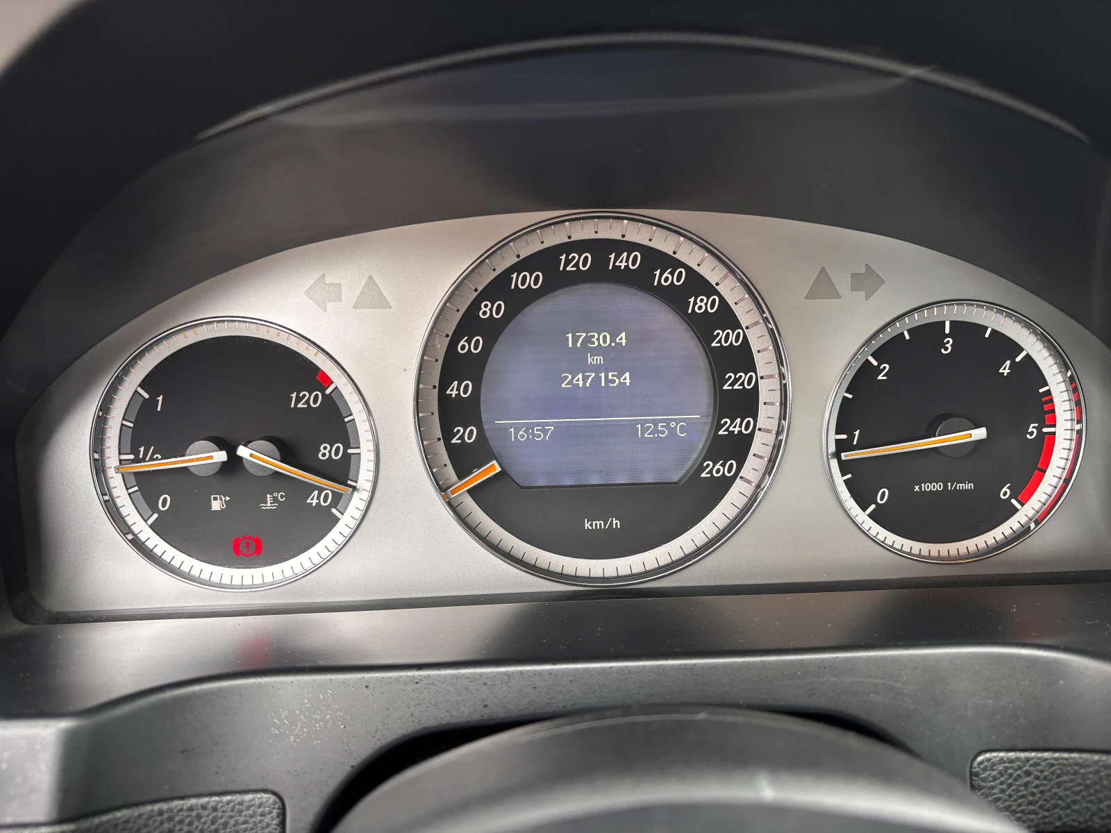 Mercedes-Benz C 220, снимка 6 - Автомобили и джипове - 54092663