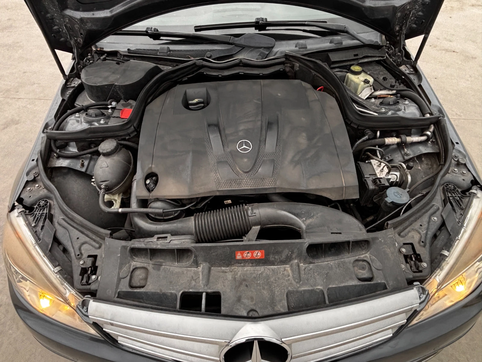 Mercedes-Benz C 220, снимка 11 - Автомобили и джипове - 54092663