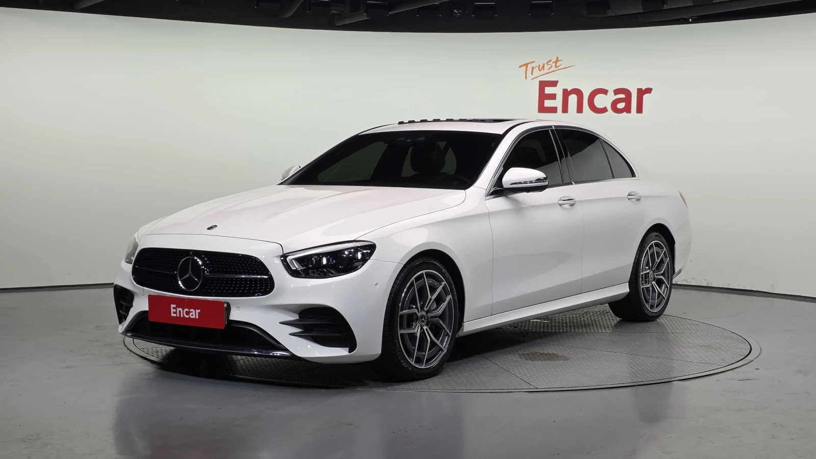 Mercedes-Benz E 220 4MATIC/AMG/BURMESTER/AMBIENT LIGHT/ПОДГРЕВИ