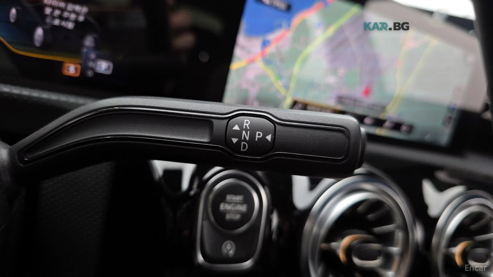 Mercedes-Benz A 35 AMG* 4MATIC* PANOROOF* REAR-CAMERA* , снимка 11 - Автомобили и джипове - 54851438
