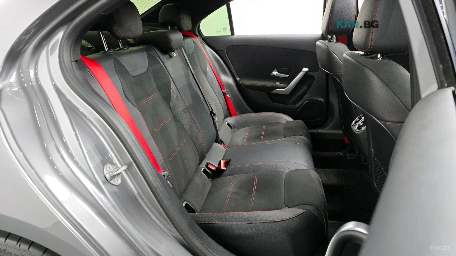 Mercedes-Benz A 35 AMG* 4MATIC* PANOROOF* REAR-CAMERA* , снимка 15 - Автомобили и джипове - 54851438