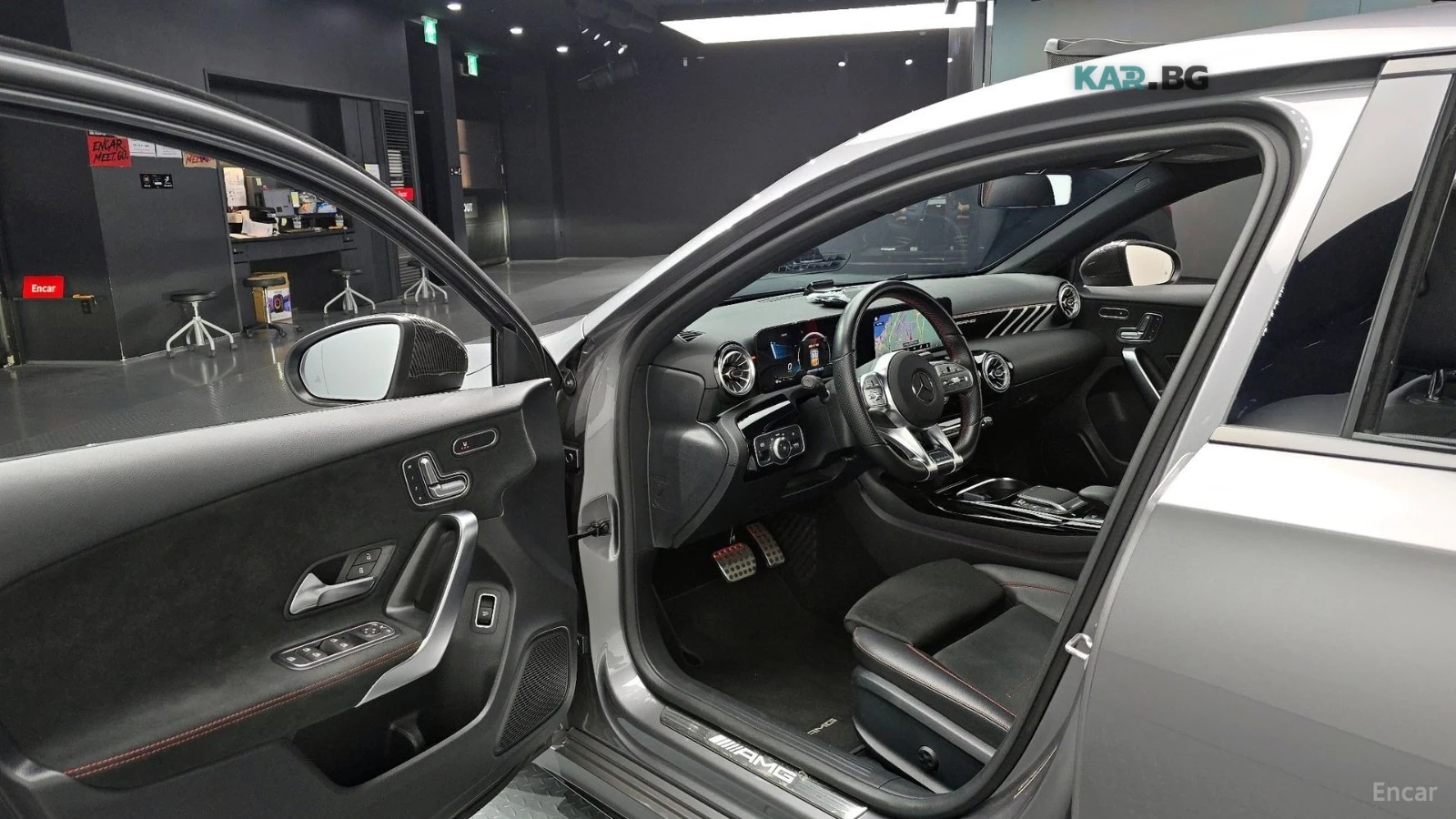 Mercedes-Benz A 35 AMG* 4MATIC* PANOROOF* REAR-CAMERA* , снимка 5 - Автомобили и джипове - 54851438