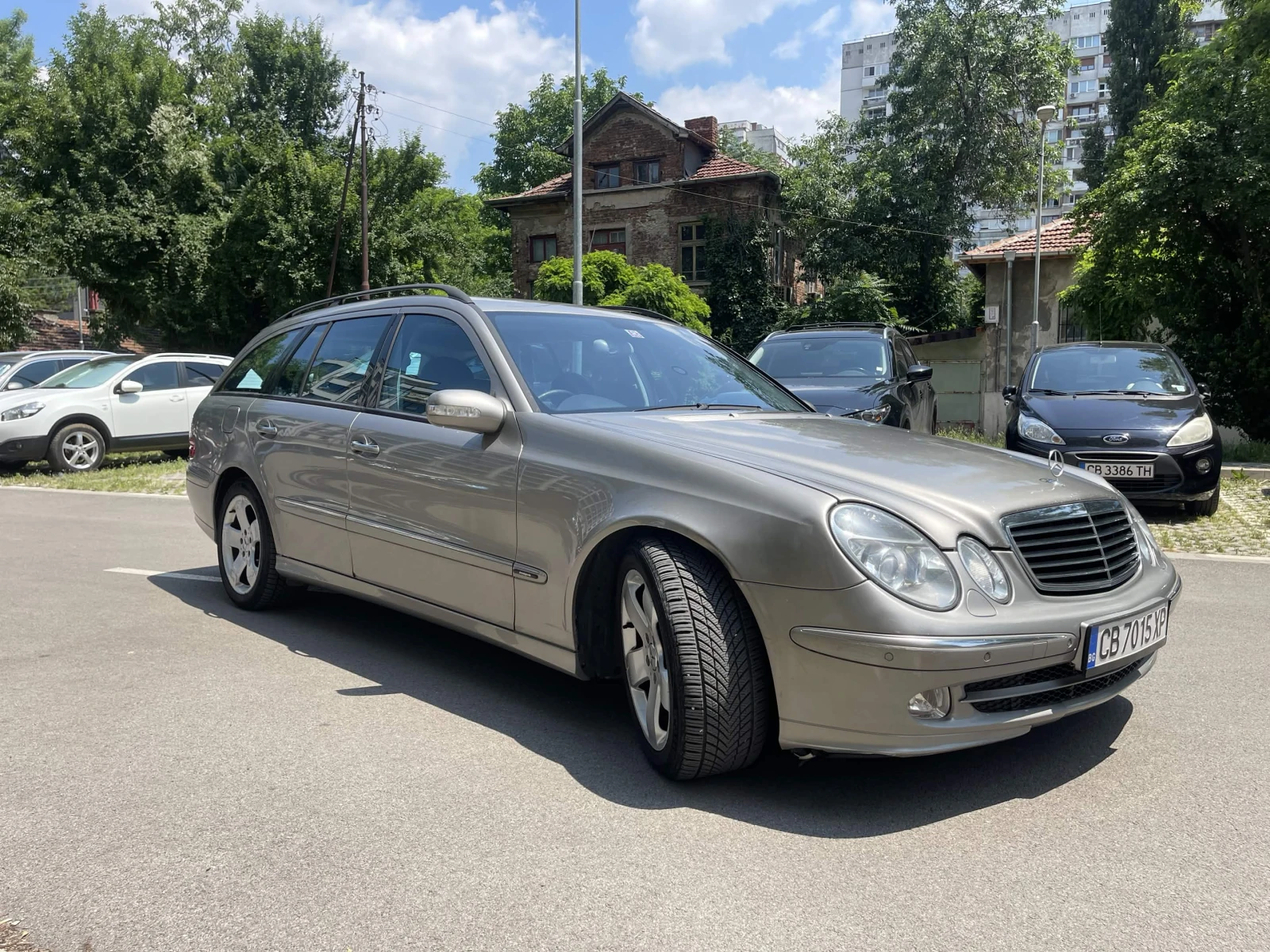 Mercedes-Benz E 500, снимка 2 - Автомобили и джипове - 55092591