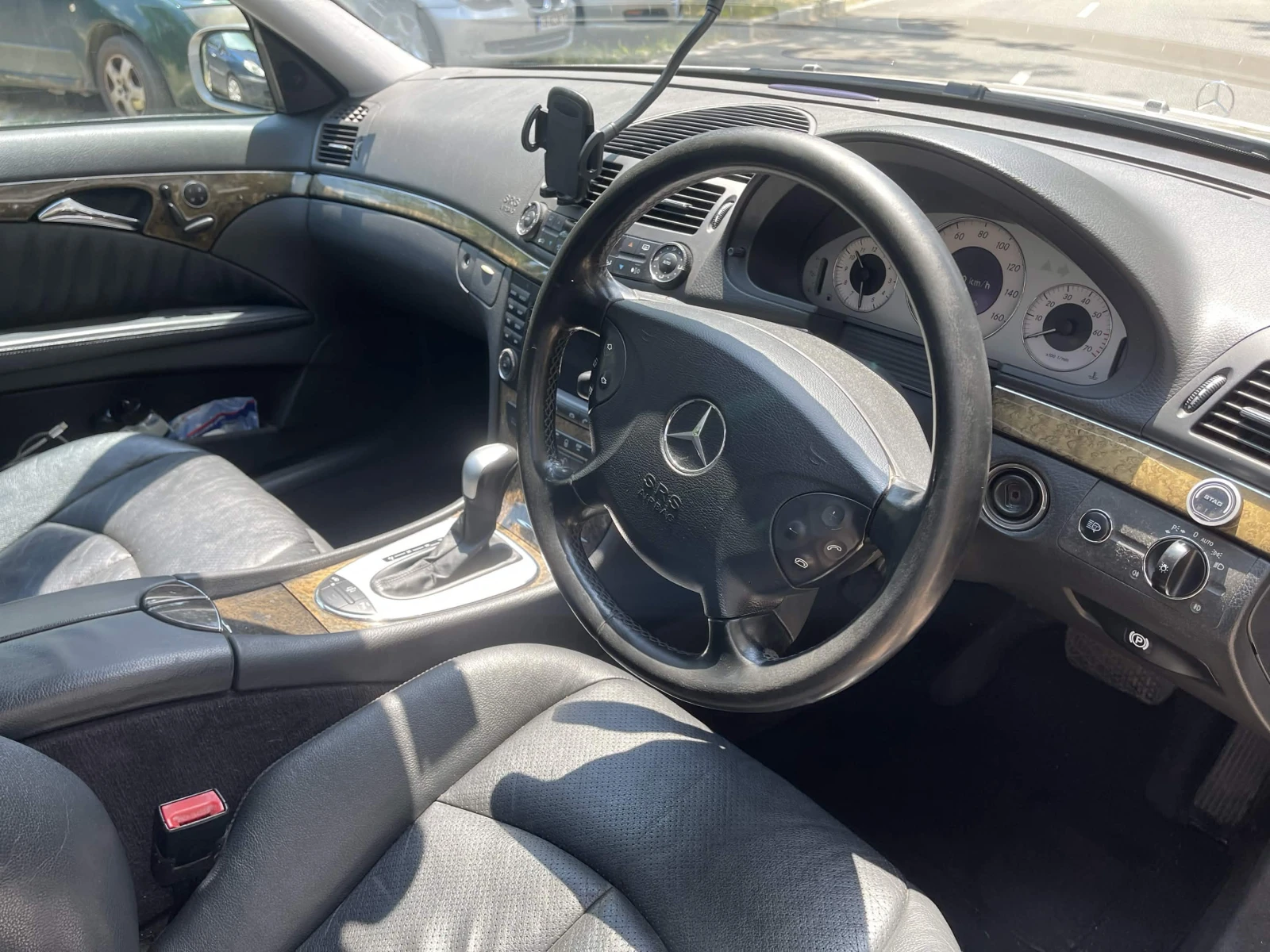 Mercedes-Benz E 500, снимка 5 - Автомобили и джипове - 55092591