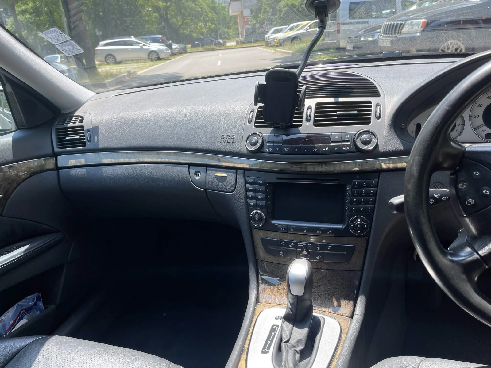 Mercedes-Benz E 500, снимка 6 - Автомобили и джипове - 55092591